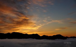 高千穂の雲海の壁紙　9 縦横比16:10