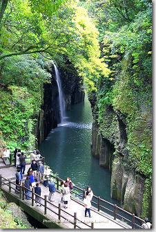 高千穂峡（新緑の季節）