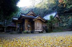 二上神社　斜めより撮影