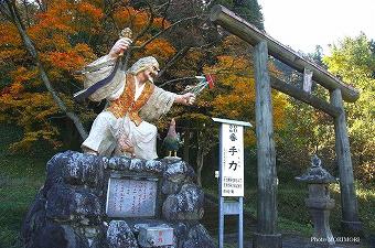 石神神社　石像と鳥居