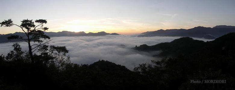 高千穂 国見ヶ丘の雲海パノラマ写真