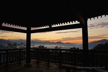 展望東屋　高千穂の雲海　09