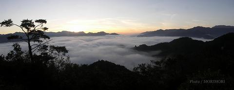 高千穂 国見ヶ丘の雲海パノラマ写真