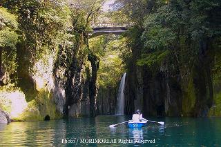 高千穂峡手漕ぎボートから見た高千穂峡の写真 02