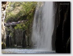 高千穂峡　真名井の滝 をボートより見る　０３
