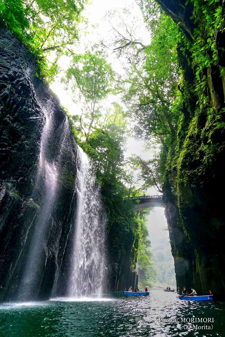 高千穂峡のボートより真名井の滝・御橋