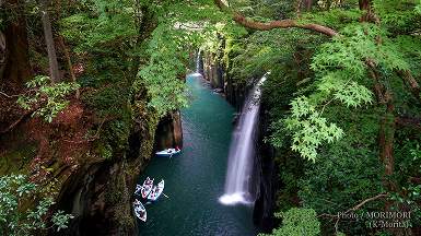 高千穂峡（遊歩道沿いより）